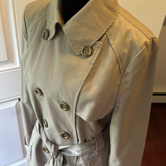 Colebrook Double Breasted, Belted 2 Pocket Trench Coat sz M - Picture 12 of 16